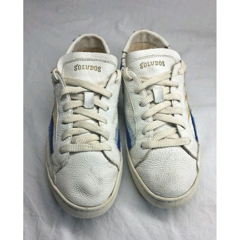 Soludos left shoe